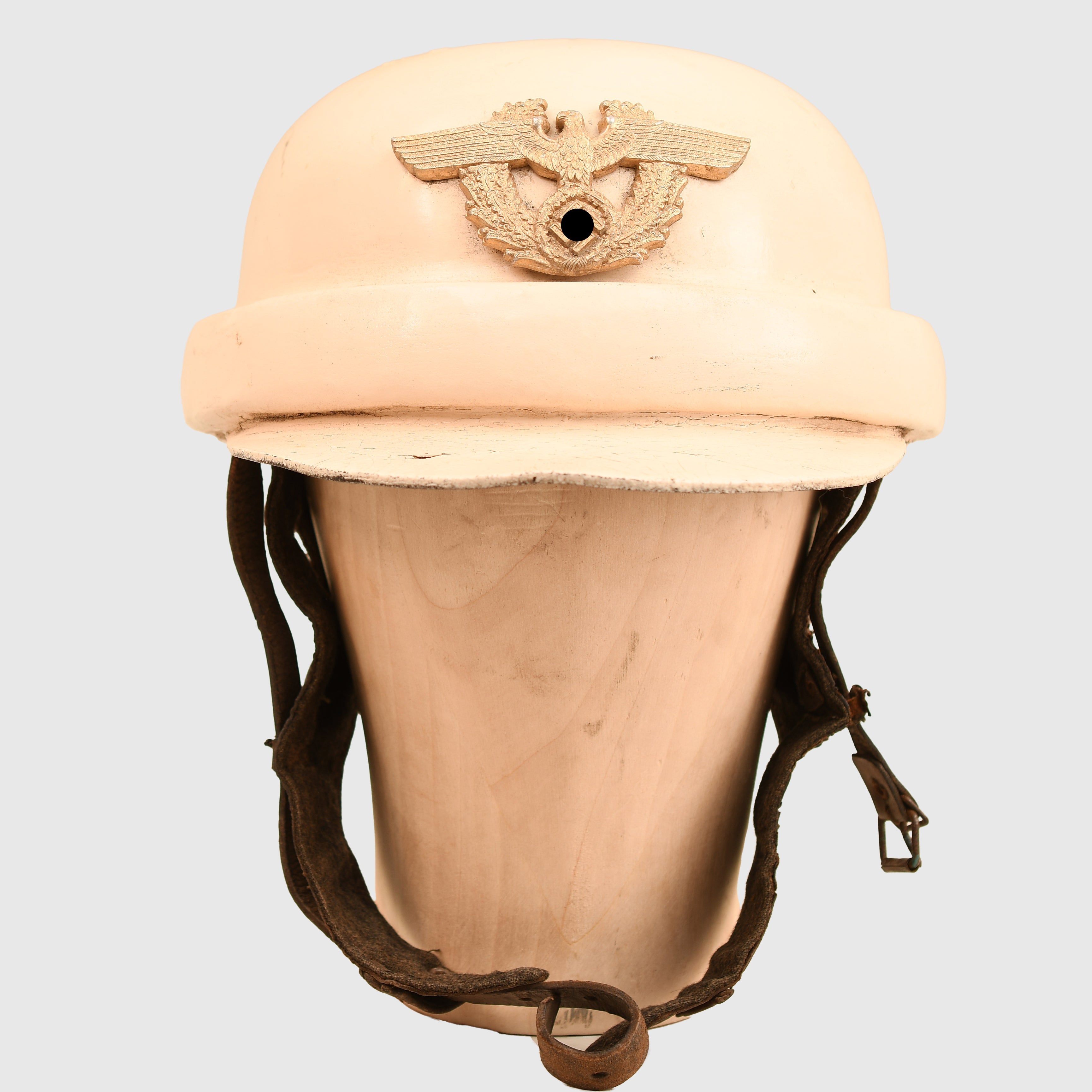 GERMAN WWII POLICE MOTORCYCLE PARADE CRASH HELMET IN WHITE