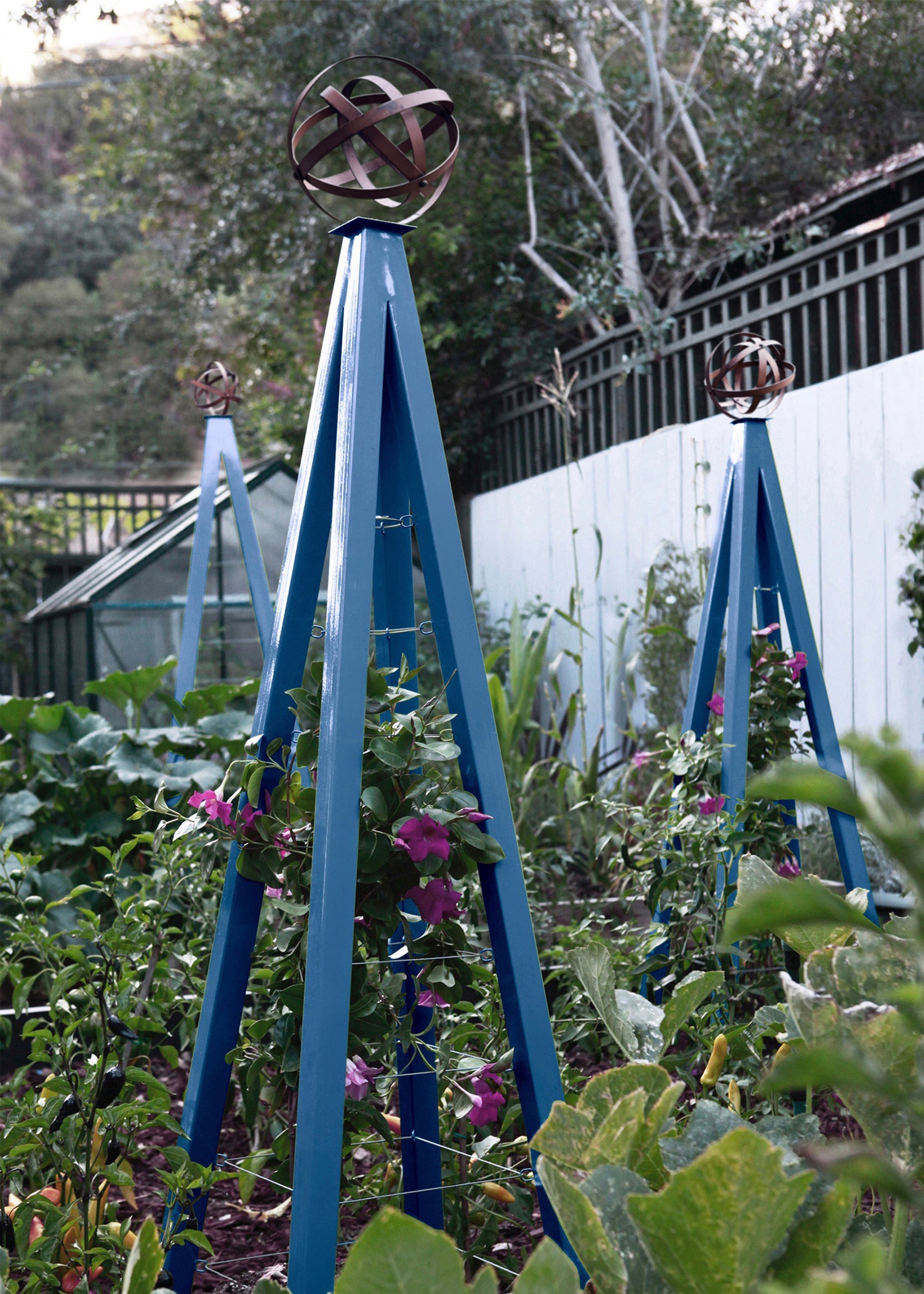 AKORIS GARDEN OBELISK LARGE