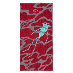 Rotes Handtuch mit einem blauen Frosch und einer blauen Sonnenbrille sowie abstrakten grauen Mustern.