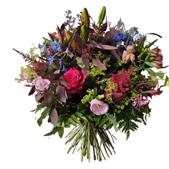 Saisonaler Blumenstrauss mit weissen Lilien frisch geliefert in Zürich