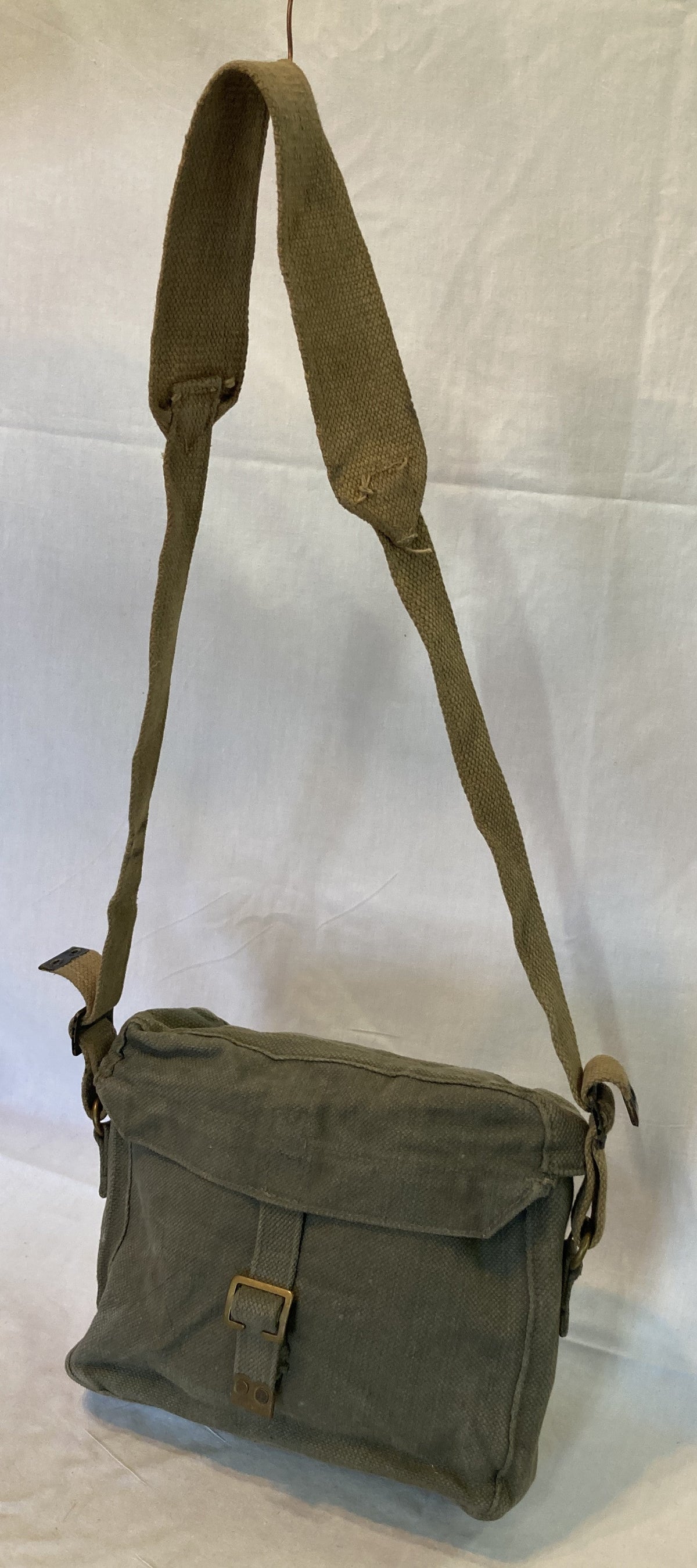 British Type ZA 6292 Field Radio Equipment Shoulder Bag – WWII & Postwar, Khaki/Green Surplus