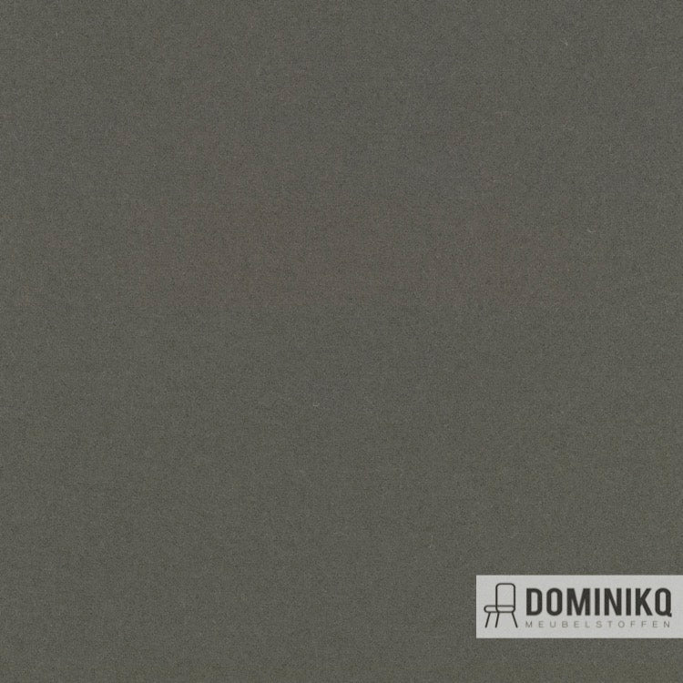 Kvadrat Divina 3 - 944, dichtgeweven stof met linnen look, ontwikkelt door Finn Sködt, uniform oppervlak voor vilteffect.