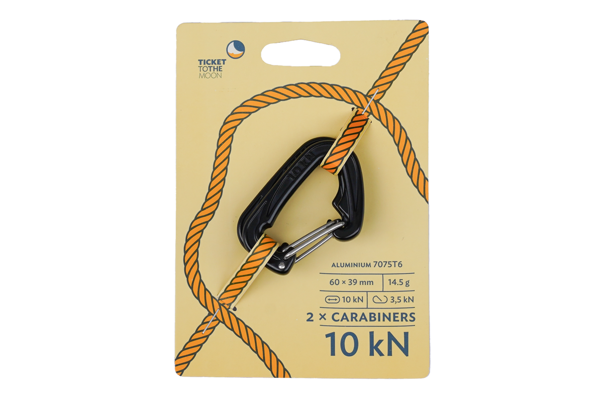 Zwei kleine schwarze Ticket to the Moon Hängematten-Karabiner 10 kN aus Aluminium auf ihrer gelben Originalverpackung