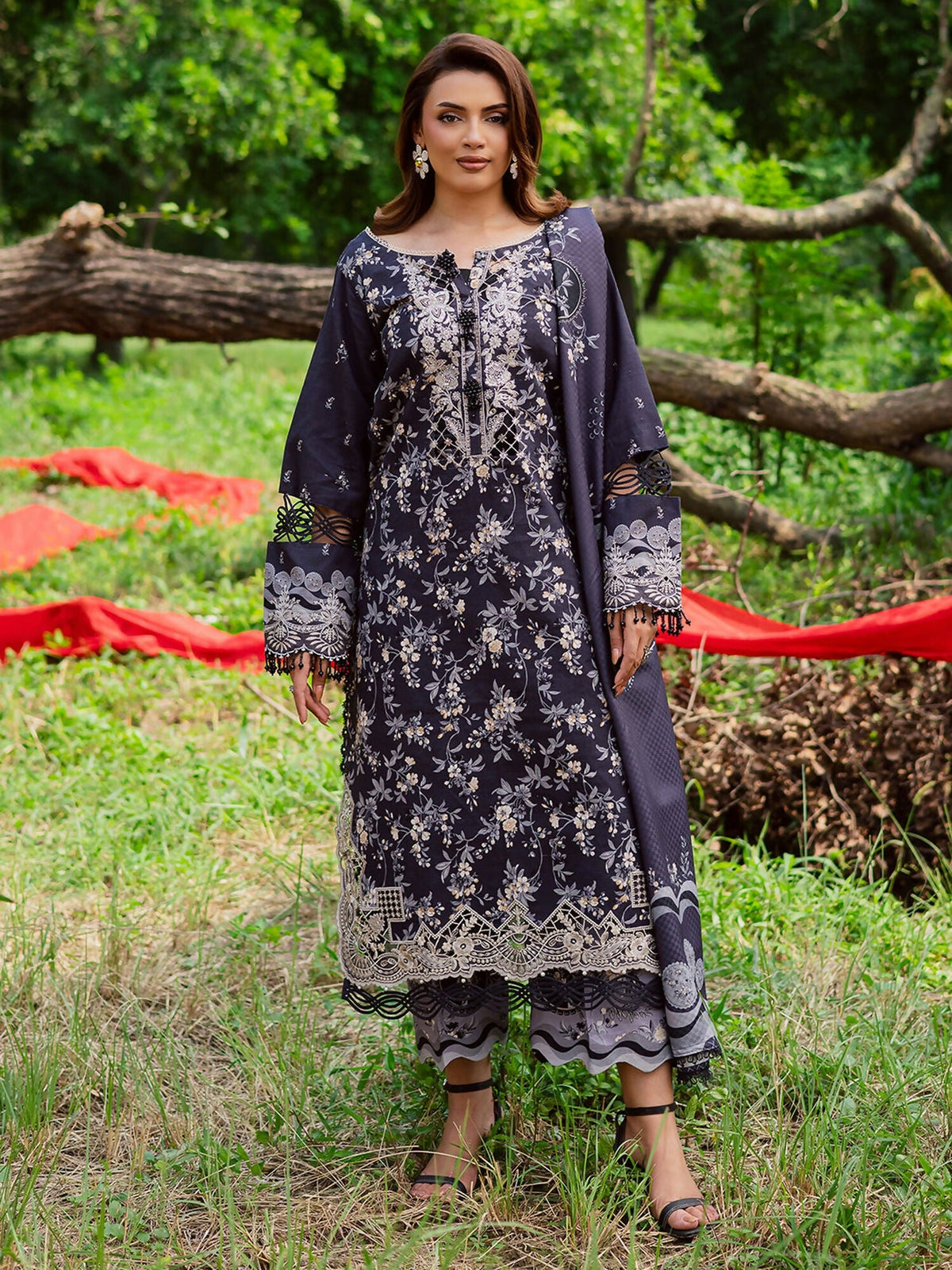 Parishay Rang e Sarma Khaddar Embroidered Stitched 3-Piece Suit-SAR-12