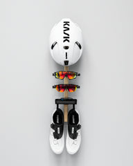 Rack | D . Shoes + 2x Glasses + Helmet + Tray